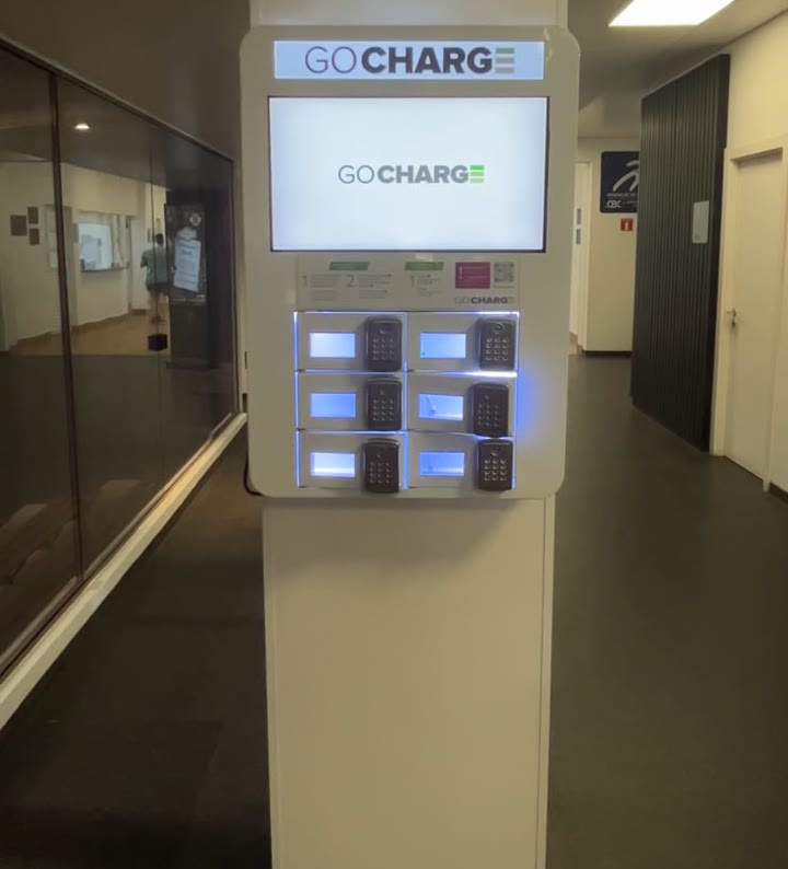 GO CHARGE Corredor Academia